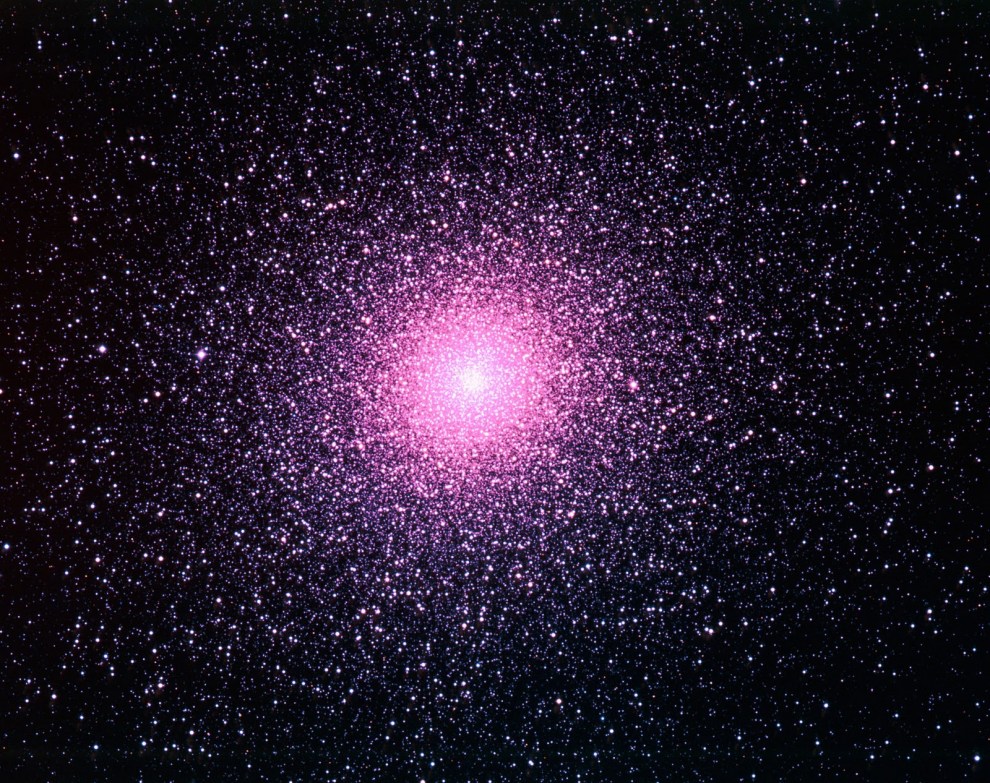 47-Tucanae_47-Tuc_NGC104_Globular-cluster-in-Tucana_@16K7-lt-yr-away_diamater-120-lt-yr_05_h-alpha_ESO_990w