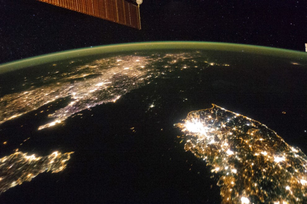 Earth_North-Korea-from-space_rel-d-bm-TM4EA2O1IA401_ISS-30Jan2014-NASA-JSC_Reuters_RTR3FOZZ_990w