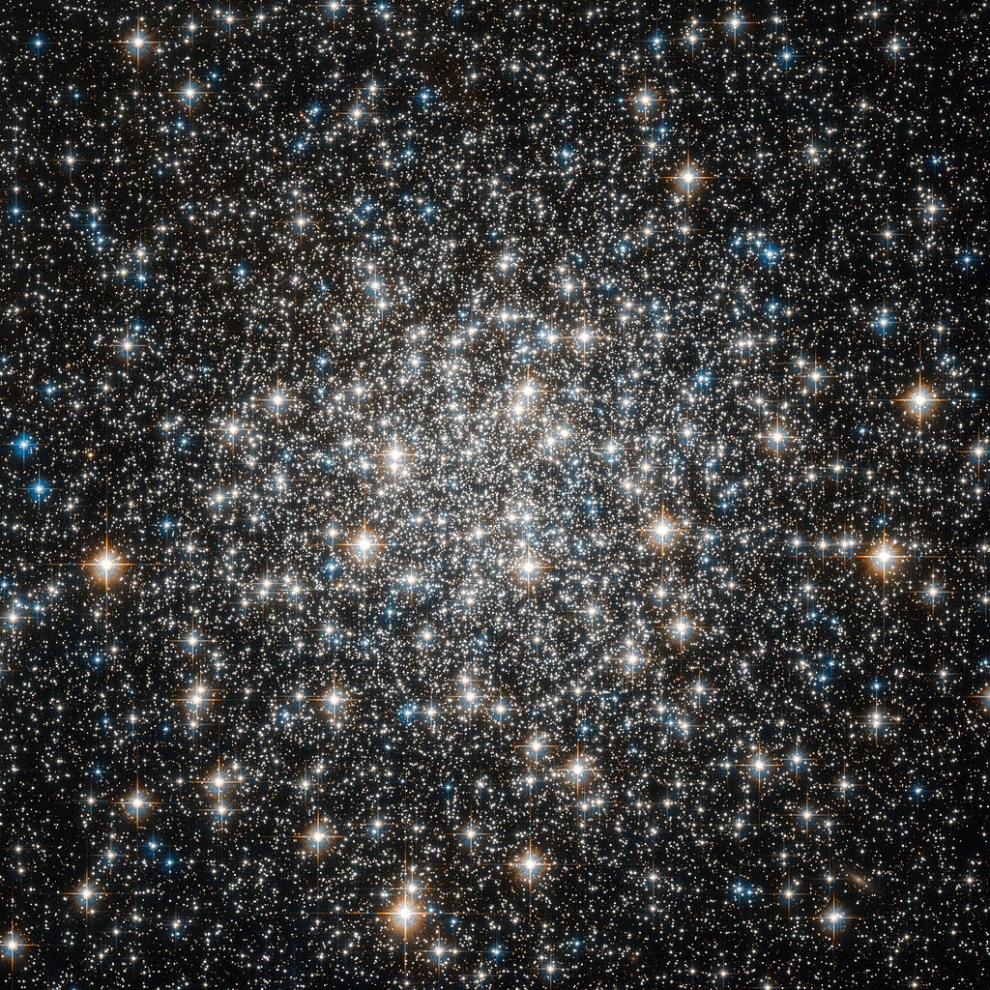 M10_Globular-Cluster_HST_990w