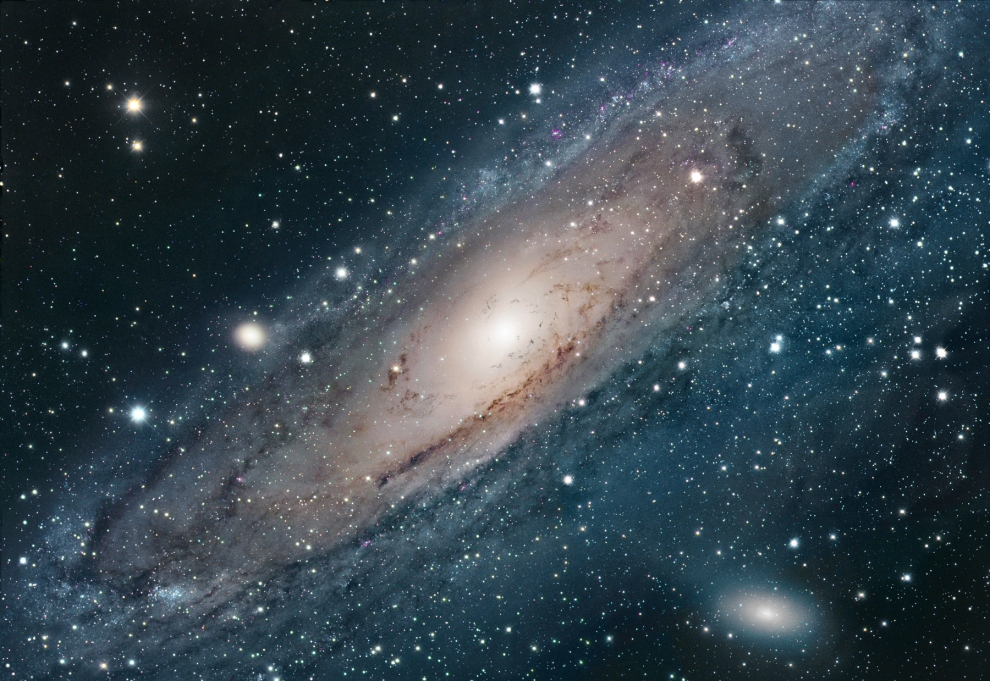 M31_NGC224_(1)_Andromeda_Universio_C_990w