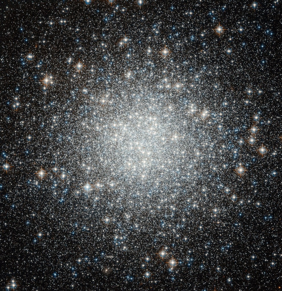 M53_Globular-Cluster_outer-Halo_with-many-blue-stragglers_01_MW-galaxy_HST_WFC+ACS_vis+infra-red_NASA+ESA_990w