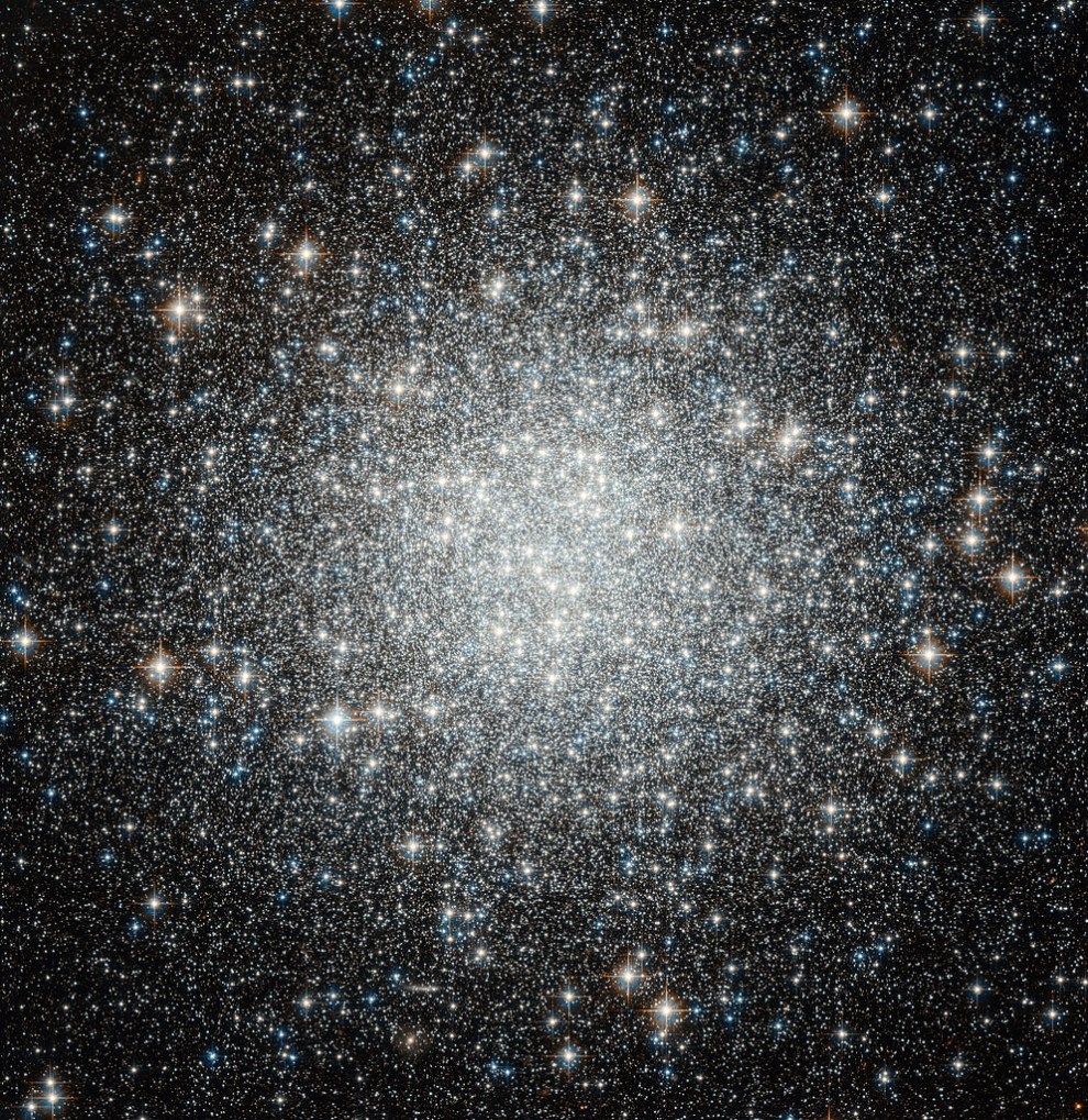 M53_Globular-Cluster_outer-Halo_with-many-blue-stragglers_01_MW-galaxy_HST_WFC+ACS_vis+infra-red_NASA+ESA_990w