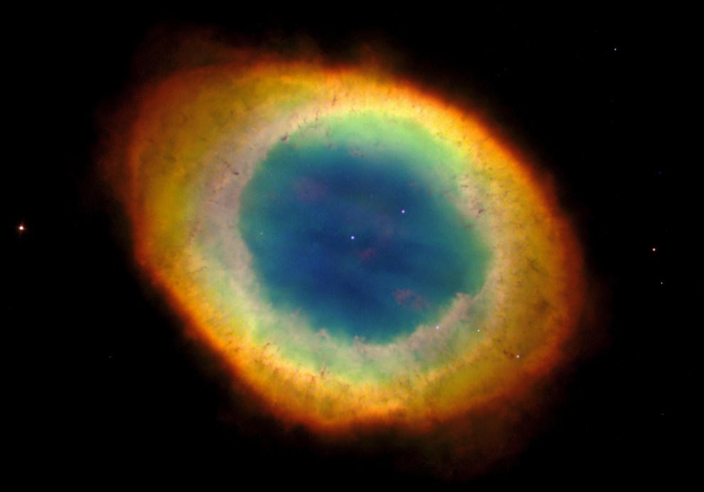 M57_NGC6720_Ring-nebula_HST_The-Hubble-Heritage-Team(AURA;STScI;NASA)_Oct1998_hs-1999-01-a-full_set-3_990w