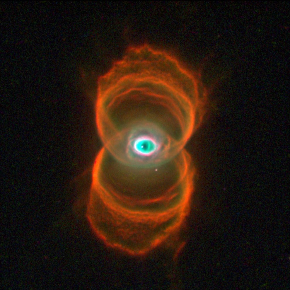 MyCn18 Hourglass (planetary) Nebula_HST 16-01-1996_hs-1996-07-b-xlarge_web_990w