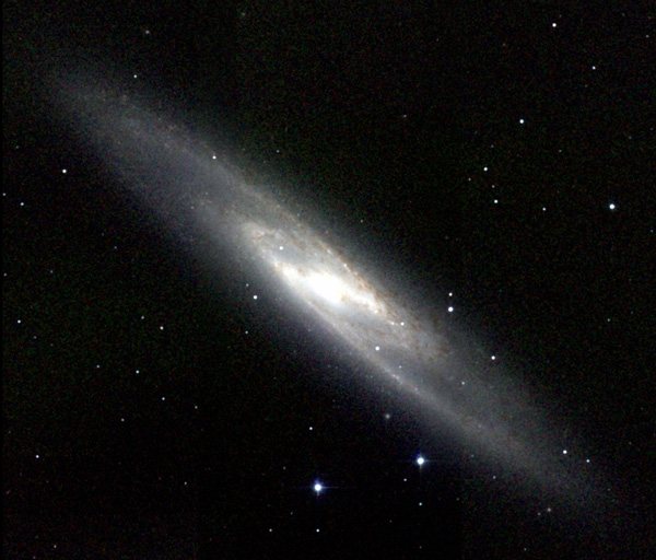 NGC253_The-Sculptor-Galaxy_Spiral-starburst-galaxy_Atlas-Image-mosaic_2June2005_2MASS_UMass_IPAC-Caltech_NASA_NSF_600w