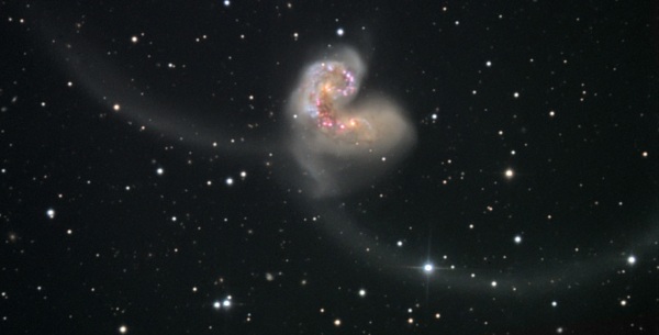 NGC4038+4039_(02)_antennae_galaxies_colour_HST_2_600x305_a