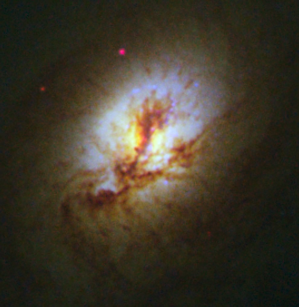 NGC4150_heart-of-elliptical-Galaxy_hs-2010-38-c_sharpened-20_990w