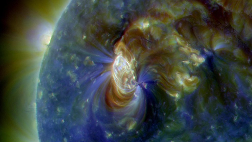 Sun_03_coronal-mass-ejection-event_1st-August-2010_xxx_990w