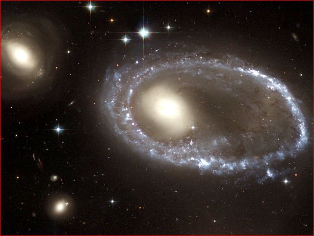 galaxies_AM0644-741_Ring-Galaxy_300Meg-lt-years-away_150,000-light-years-in-diameter_HST_2004_02_640w