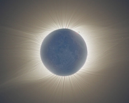 sun_total-eclipse+coronal-features_01_450w