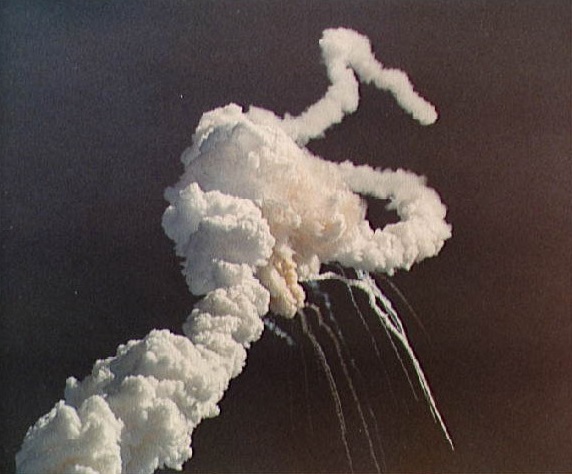 tlss_STS-51-L_liquid-fuel-tank-collapse-at-launch_28January1986_challanger_02